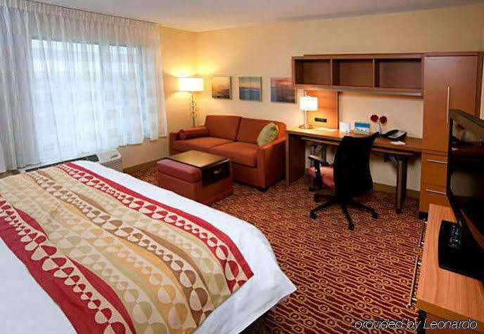 Towneplace Suites Fort Wayne North Экстерьер фото