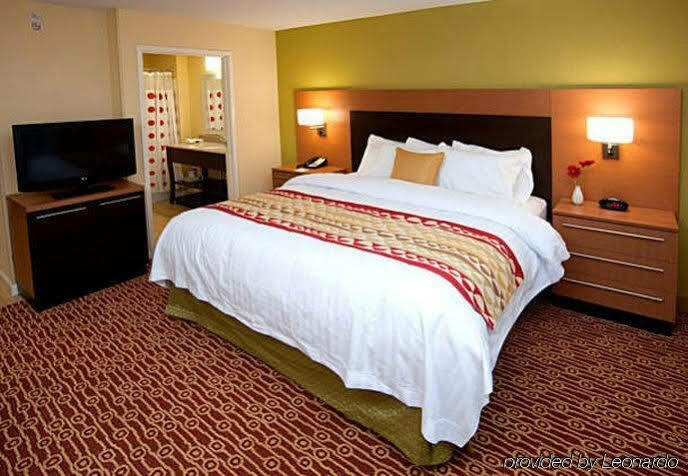 Towneplace Suites Fort Wayne North Экстерьер фото