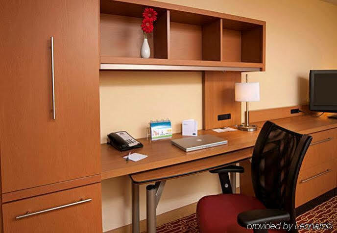 Towneplace Suites Fort Wayne North Экстерьер фото